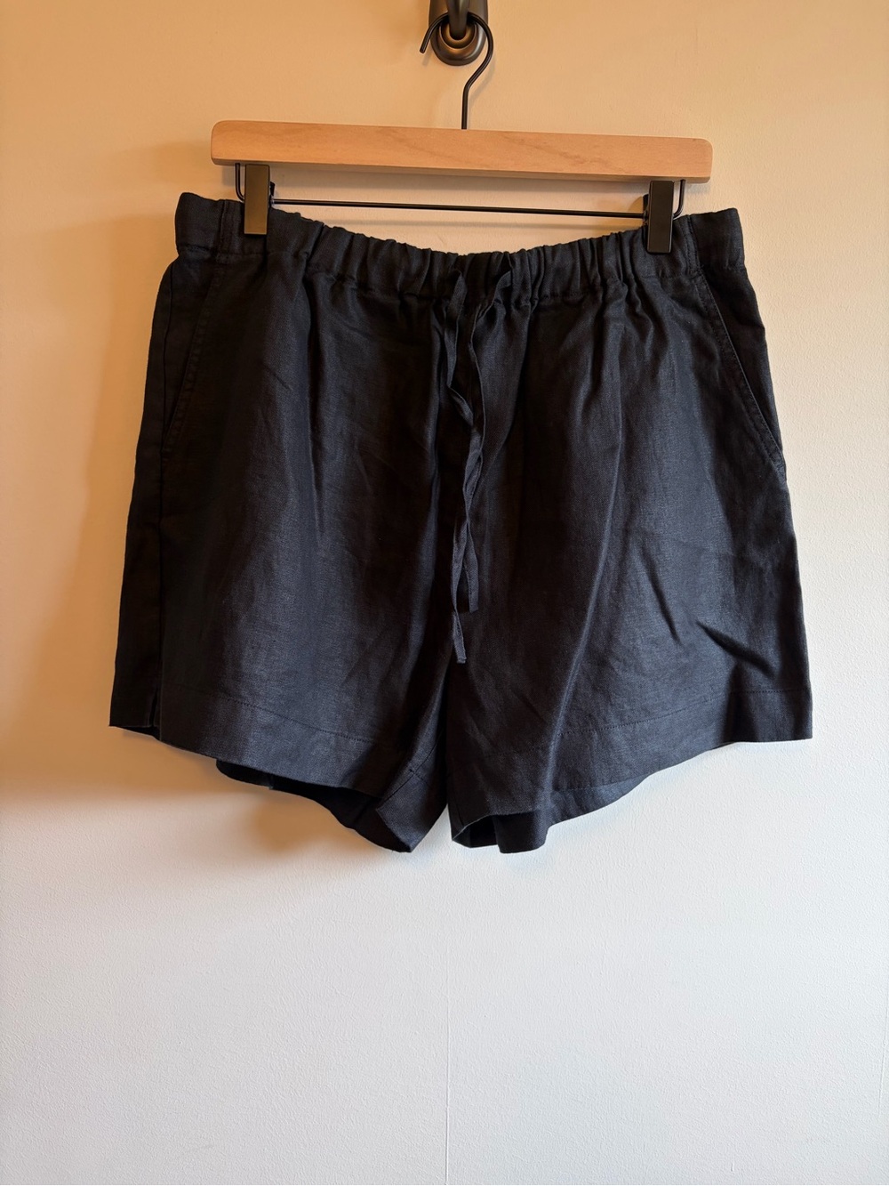Alex Mill Riley Pull on Shorts in Linen